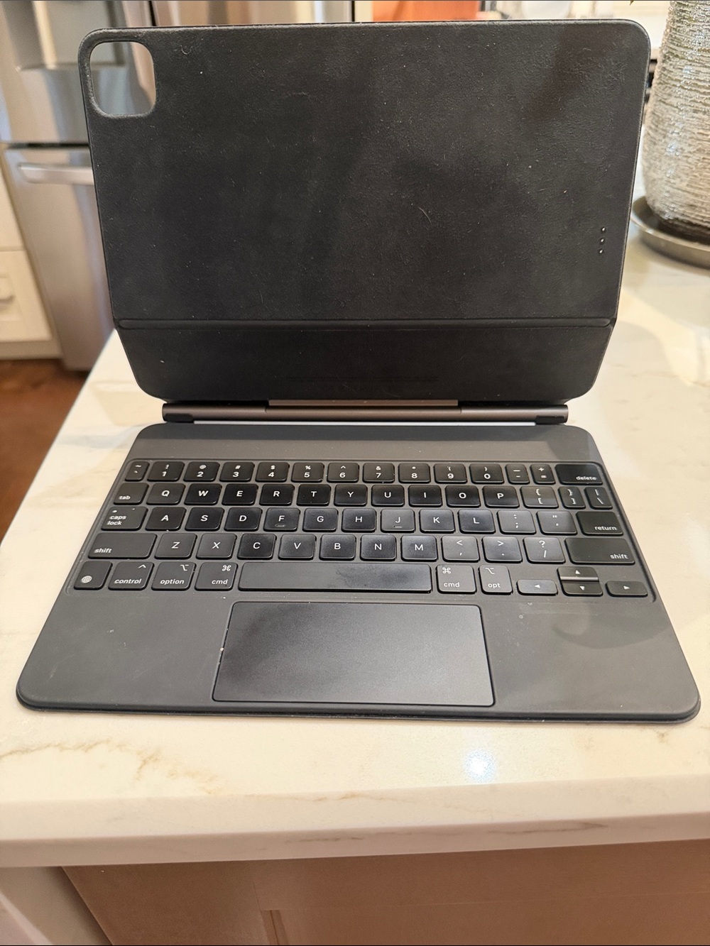 Apple Black Magic Keyboard. Model A2661! Like new!